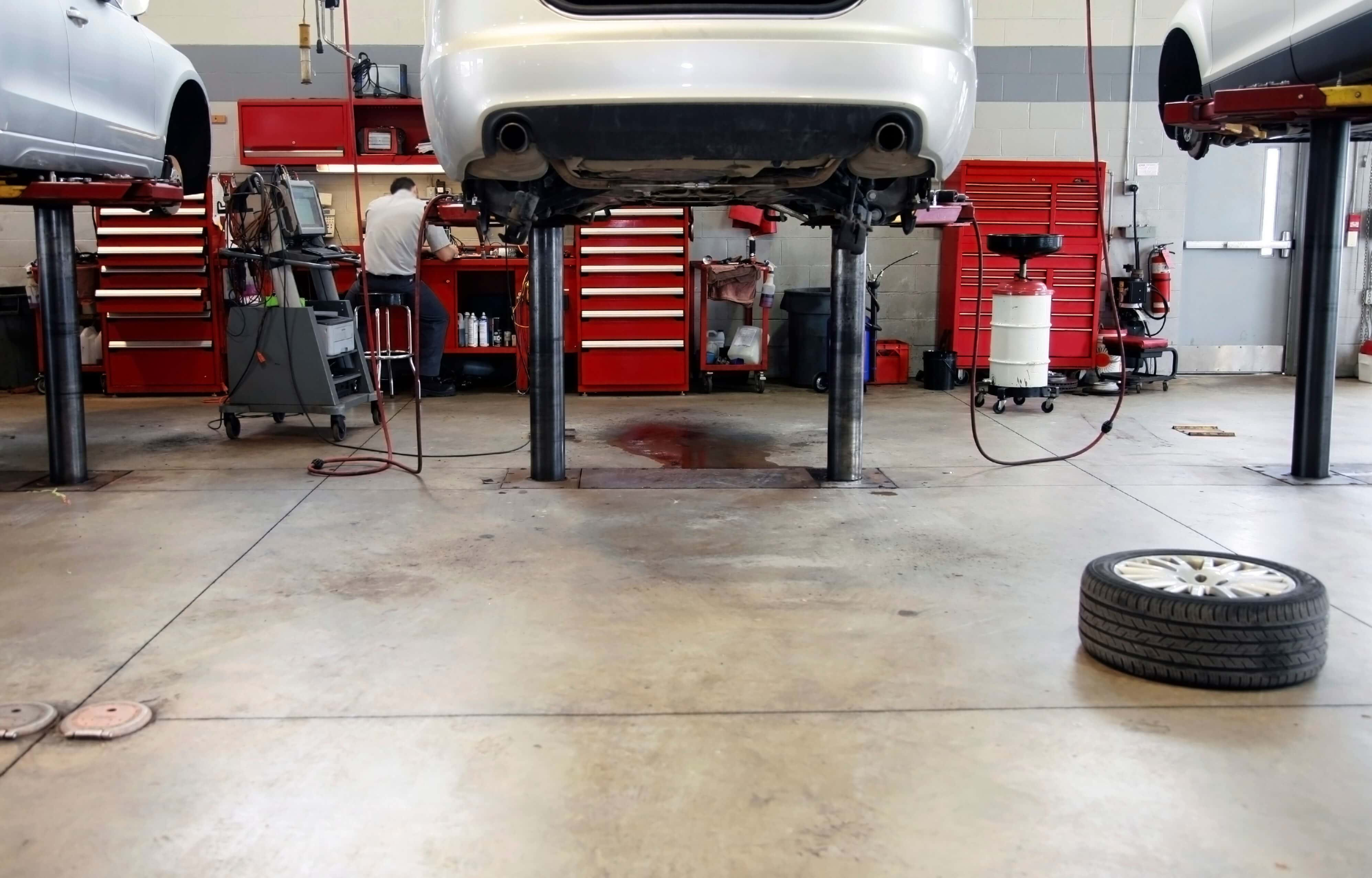 Commercial Garage with Concrete Flooring